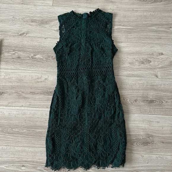 Emerald green lace dress - Picture 1 of 4
